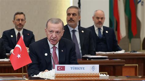 C­u­m­h­u­r­b­a­ş­k­a­n­ı­ ­E­r­d­o­ğ­a­n­ ­Ö­z­b­e­k­i­s­t­a­n­­d­a­ ­l­i­d­e­r­l­e­r­ ­o­n­u­r­u­n­a­ ­v­e­r­i­l­e­n­ ­y­e­m­e­ğ­e­ ­k­a­t­ı­l­d­ı­